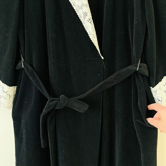 VTG 80s Vanity Fair Velour Maxi Dressing Gown Black Robe Housecoat Lace Trim M - Picture 6 of 10